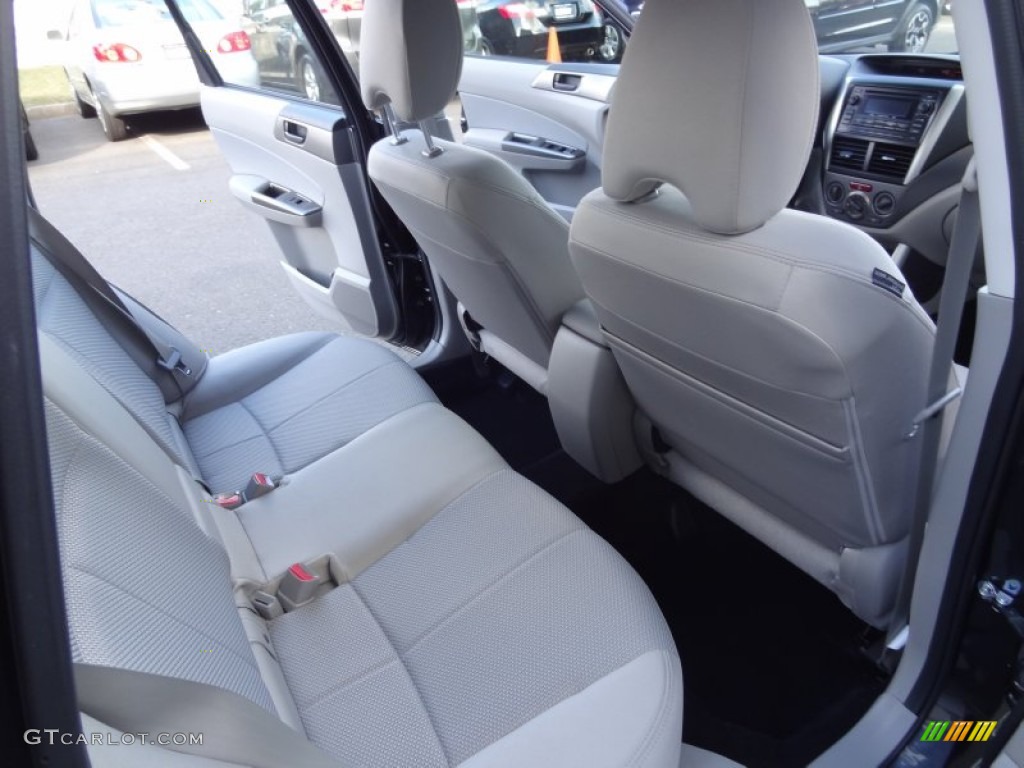 2013 Forester 2.5 X - Dark Gray Metallic / Platinum photo #31