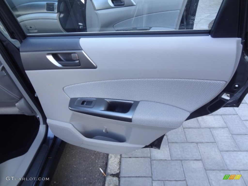 2013 Forester 2.5 X - Dark Gray Metallic / Platinum photo #33