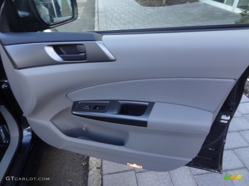 2013 Forester 2.5 X - Dark Gray Metallic / Platinum photo #34