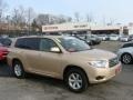 Sandy Beach Metallic - Highlander V6 4WD Photo No. 1
