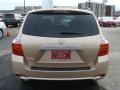 Sandy Beach Metallic - Highlander V6 4WD Photo No. 5
