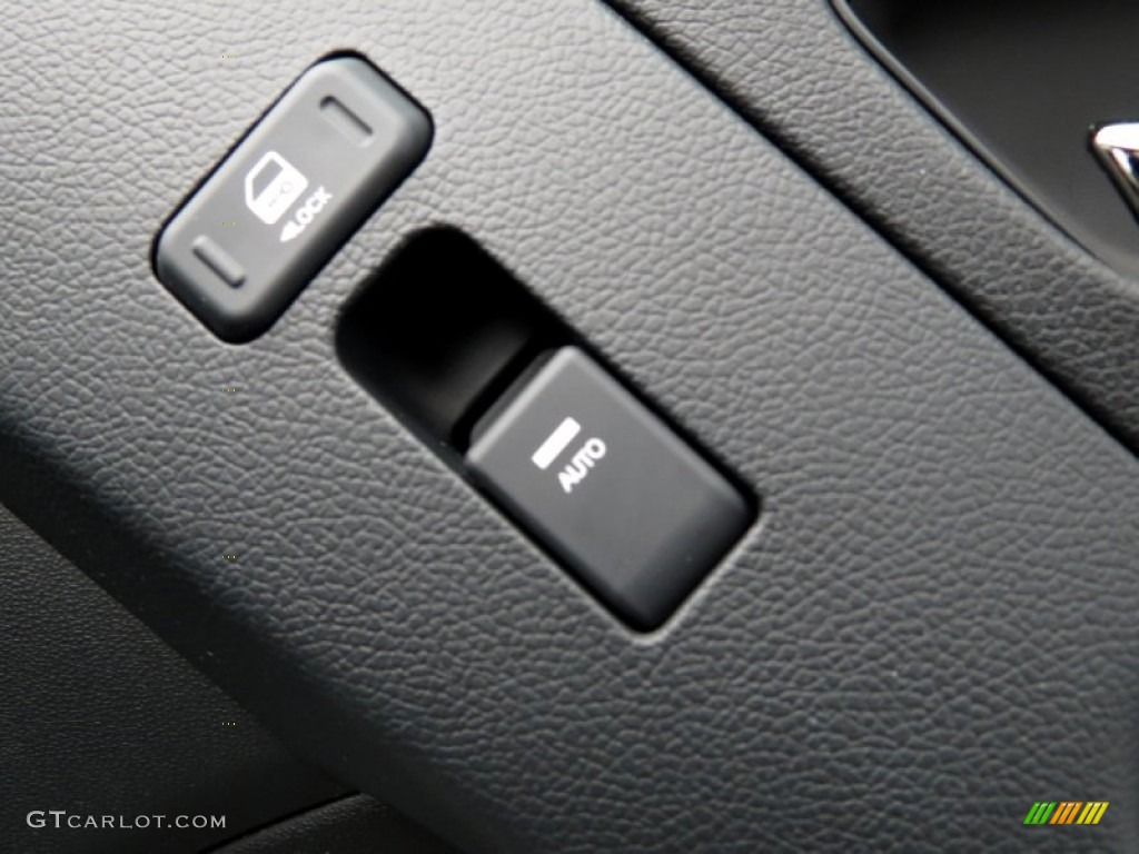 2011 Hyundai Genesis Coupe 2.0T Premium Controls Photo #79211783