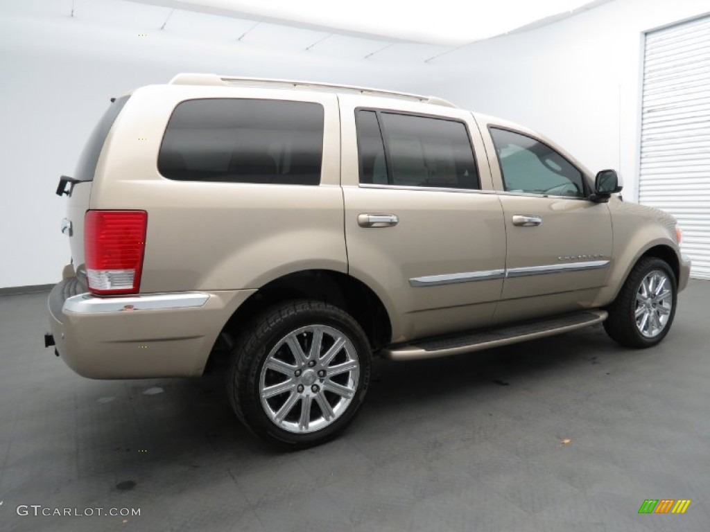 Light Sandstone Metallic 2008 Chrysler Aspen Limited Exterior Photo #79212151