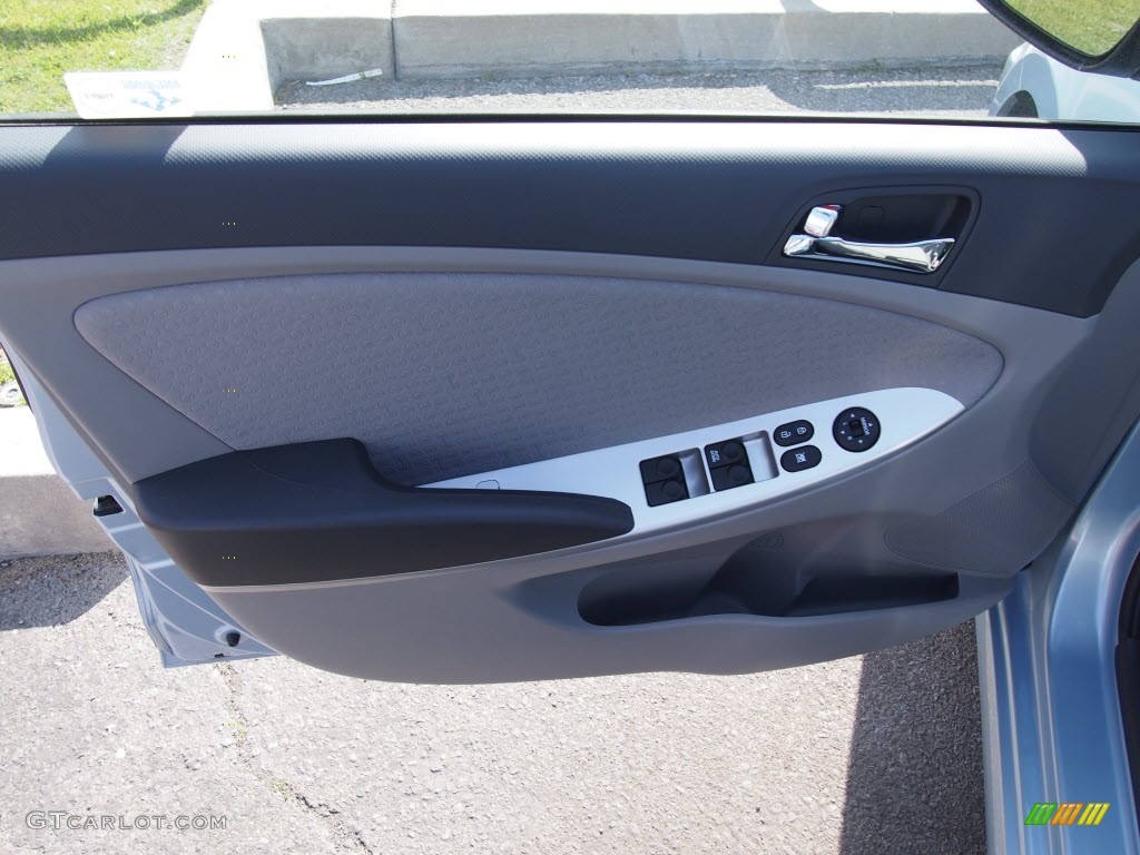 2012 Accent SE 5 Door - Clearwater Blue / Gray photo #16