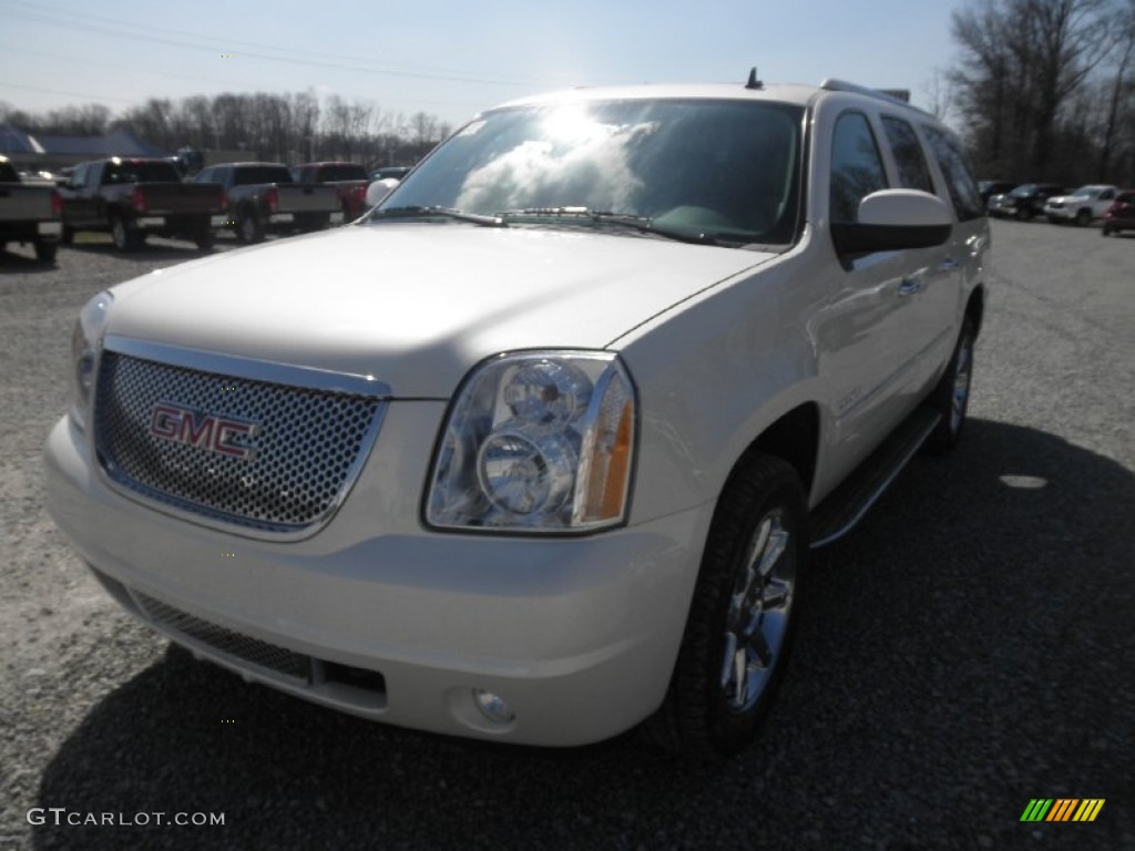 2013 Yukon XL Denali AWD - White Diamond Tricoat / Cocoa/Light Cashmere photo #3