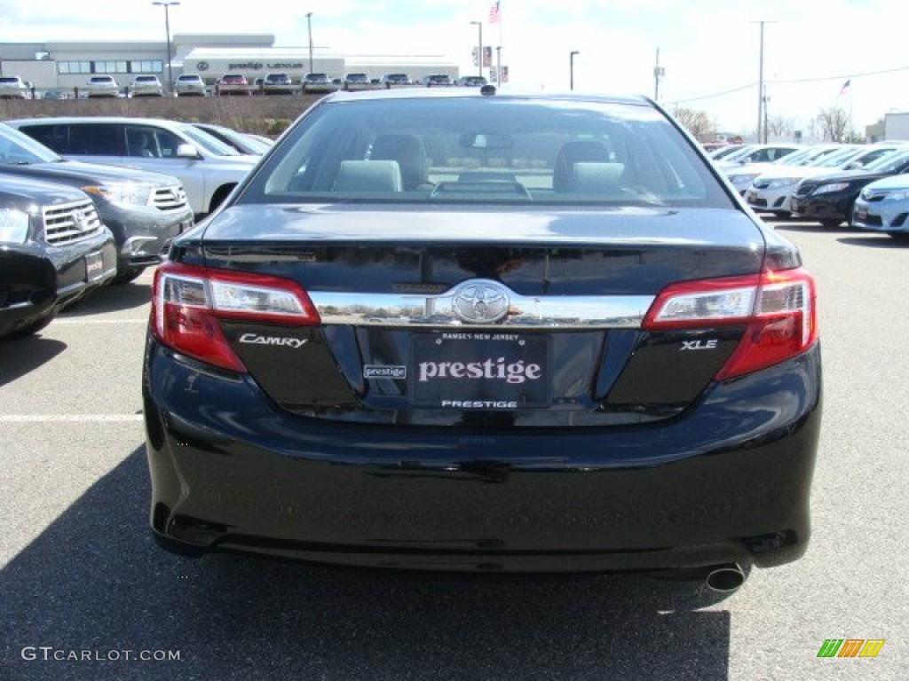 2012 Camry XLE - Attitude Black Metallic / Ash photo #5