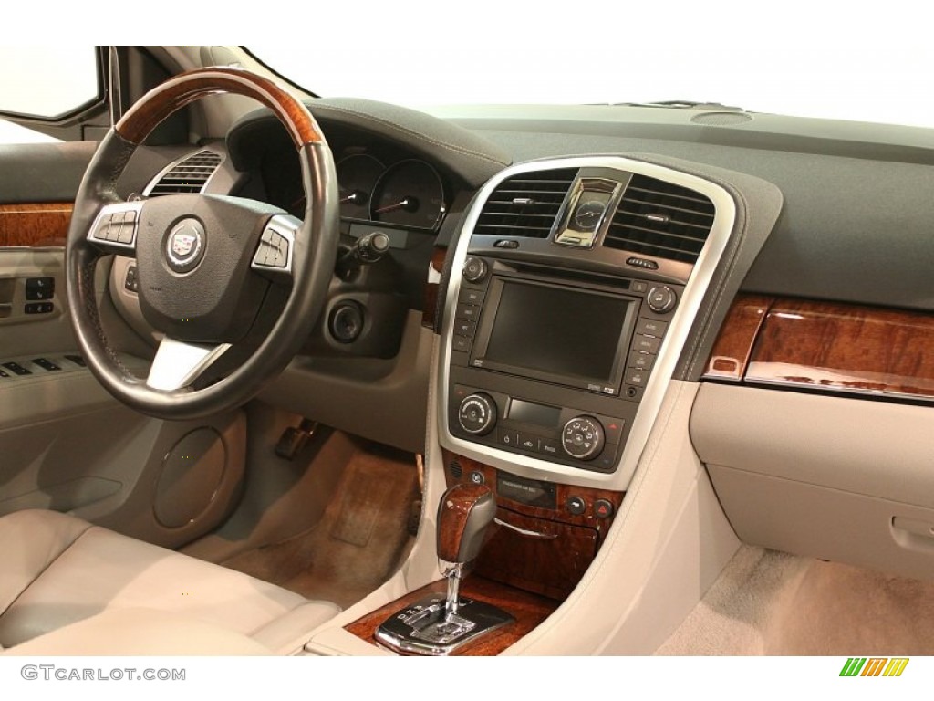 2008 Cadillac SRX 4 V8 AWD Light Gray/Ebony Dashboard Photo #79218410
