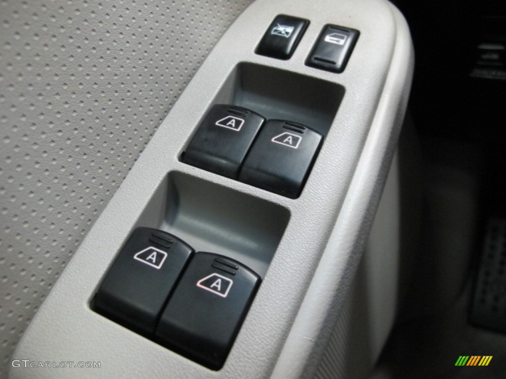 2006 Infiniti G 35 x Sedan Controls Photo #79219893