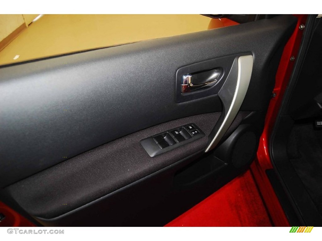 2011 Rogue SV - Cayenne Red / Black photo #9