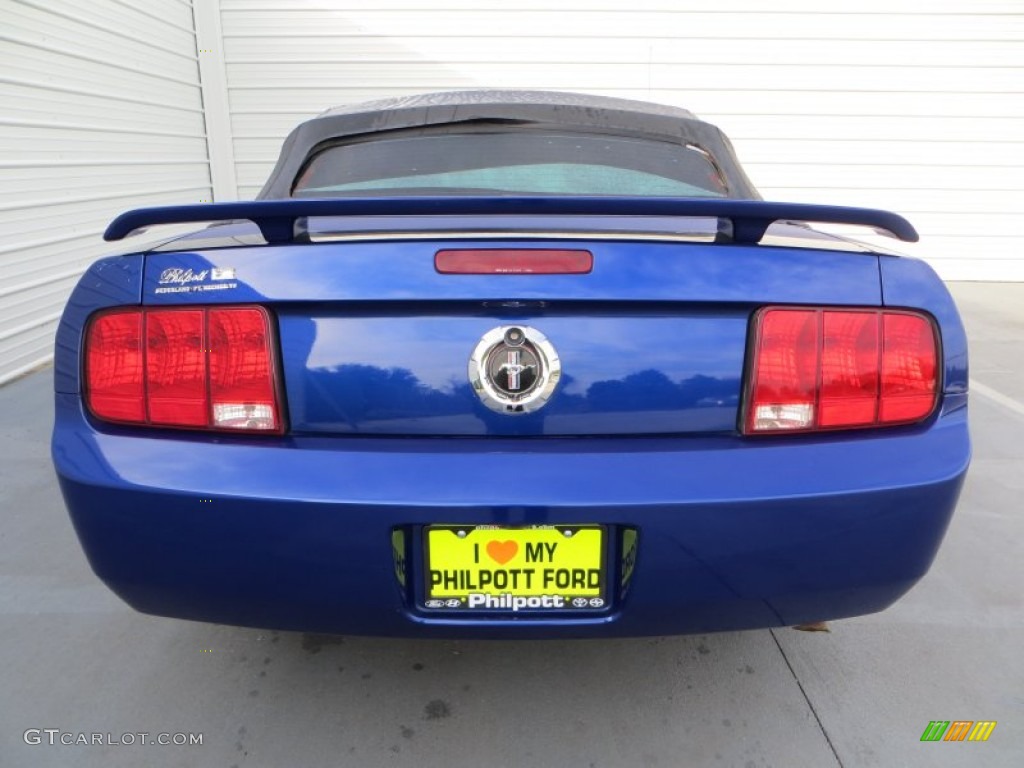 2005 Mustang V6 Premium Convertible - Sonic Blue Metallic / Dark Charcoal photo #5