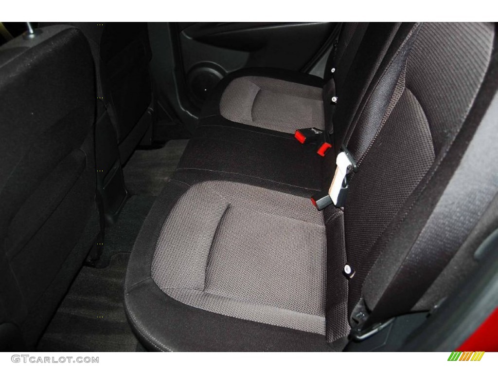 2011 Rogue SV - Cayenne Red / Black photo #14