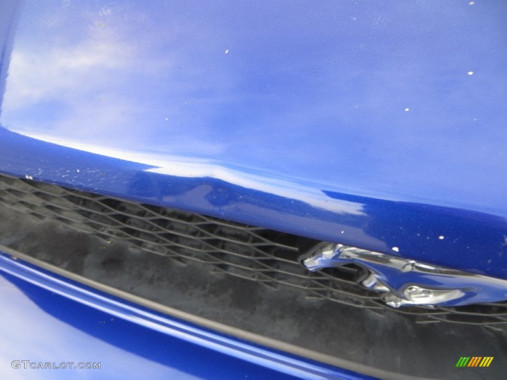 2005 Mustang V6 Premium Convertible - Sonic Blue Metallic / Dark Charcoal photo #9