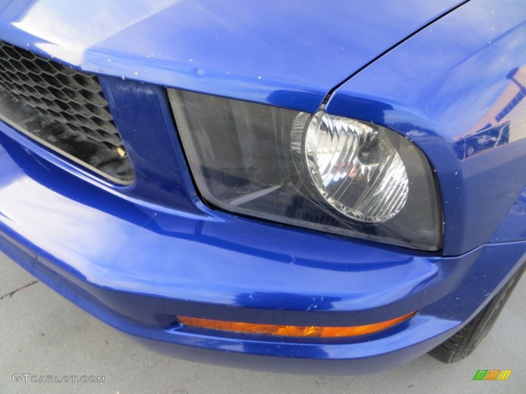 2005 Mustang V6 Premium Convertible - Sonic Blue Metallic / Dark Charcoal photo #10