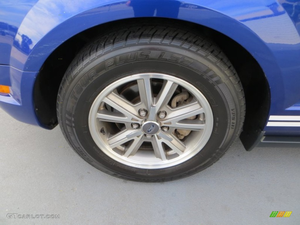 2005 Mustang V6 Premium Convertible - Sonic Blue Metallic / Dark Charcoal photo #12