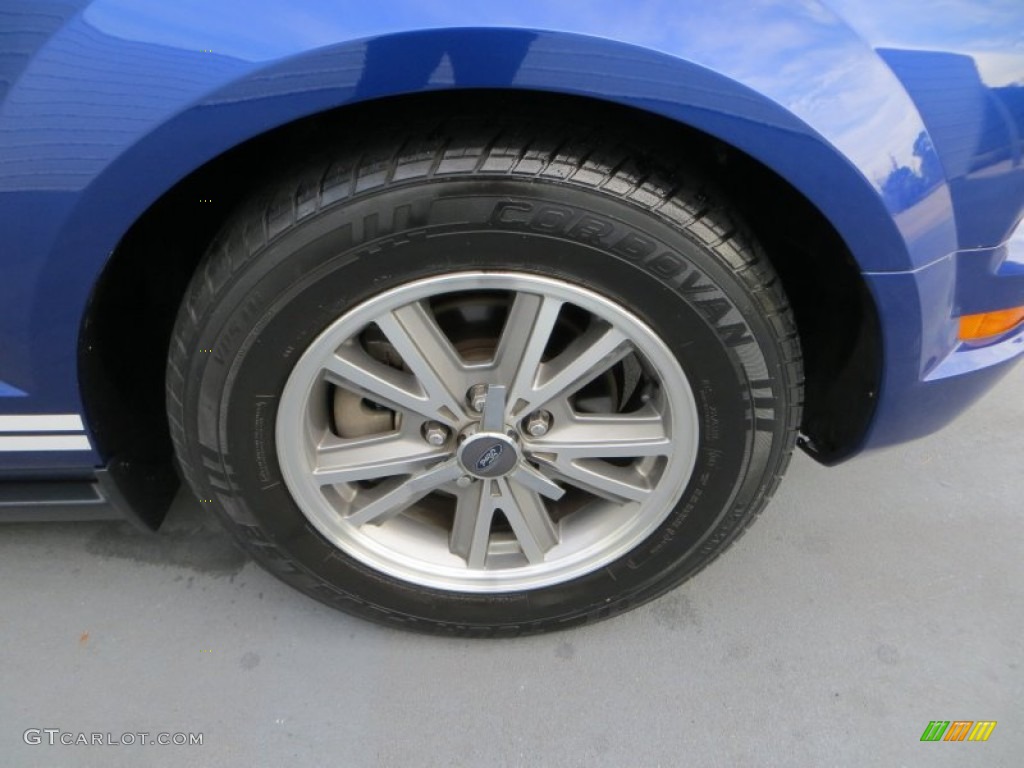 2005 Mustang V6 Premium Convertible - Sonic Blue Metallic / Dark Charcoal photo #15