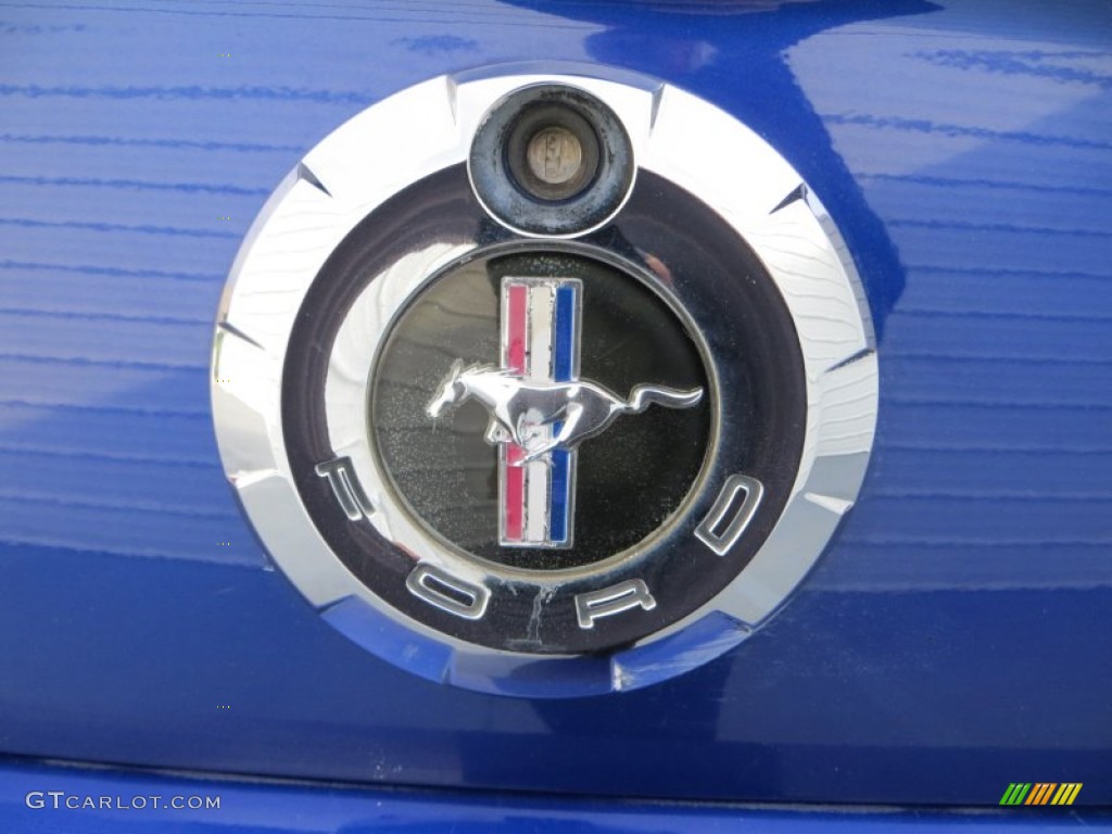 2005 Mustang V6 Premium Convertible - Sonic Blue Metallic / Dark Charcoal photo #18