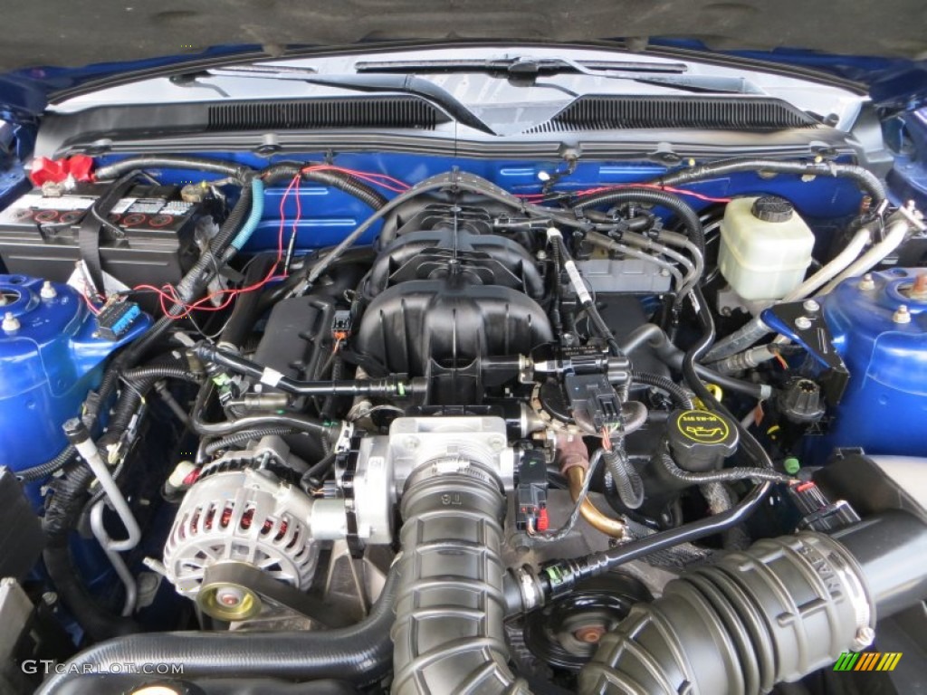 2005 Mustang V6 Premium Convertible - Sonic Blue Metallic / Dark Charcoal photo #21