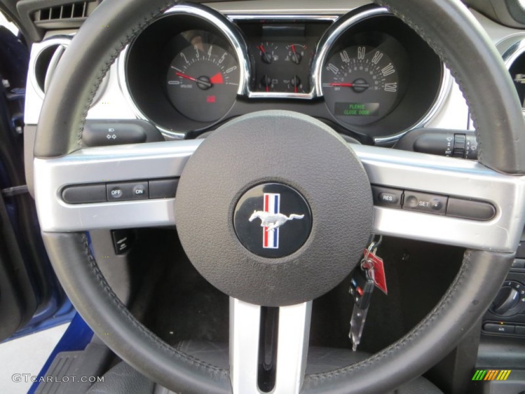 2005 Ford Mustang V6 Premium Convertible Dark Charcoal Steering Wheel Photo #79223809