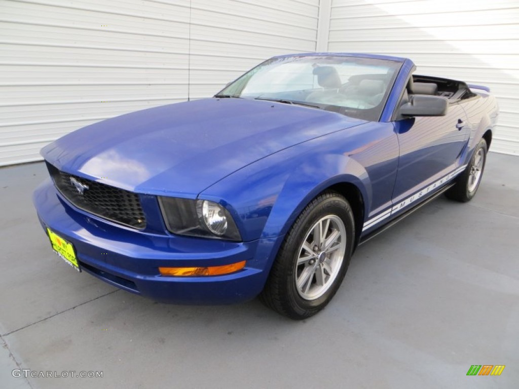 2005 Mustang V6 Premium Convertible - Sonic Blue Metallic / Dark Charcoal photo #41