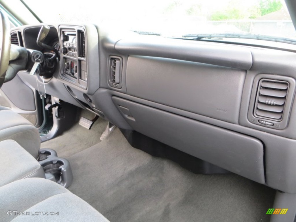 2004 Silverado 1500 LS Extended Cab - Dark Green Metallic / Dark Charcoal photo #31