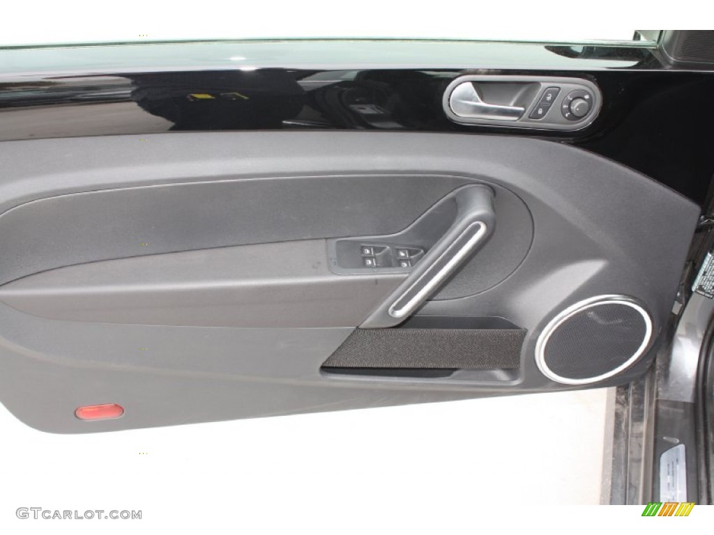 2013 Volkswagen Beetle Turbo Convertible Titan Black Door Panel Photo #79224988