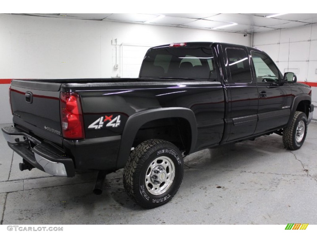 2003 Silverado 2500HD LS Extended Cab 4x4 - Black / Dark Charcoal photo #17