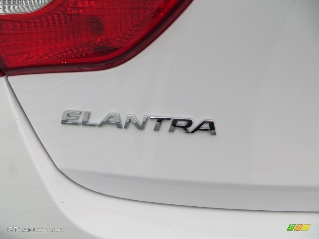 2013 Elantra GT - Monaco White / Black photo #6