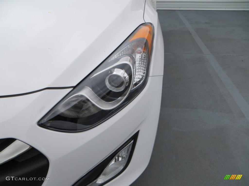 2013 Elantra GT - Monaco White / Black photo #11
