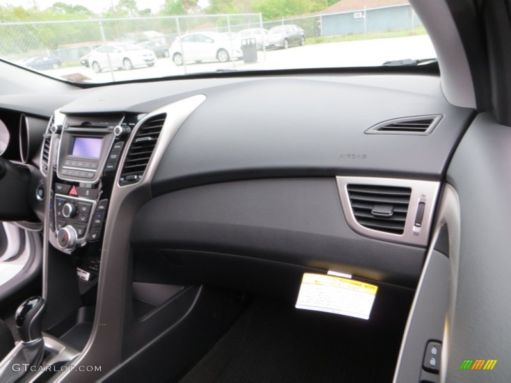 2013 Elantra GT - Monaco White / Black photo #18