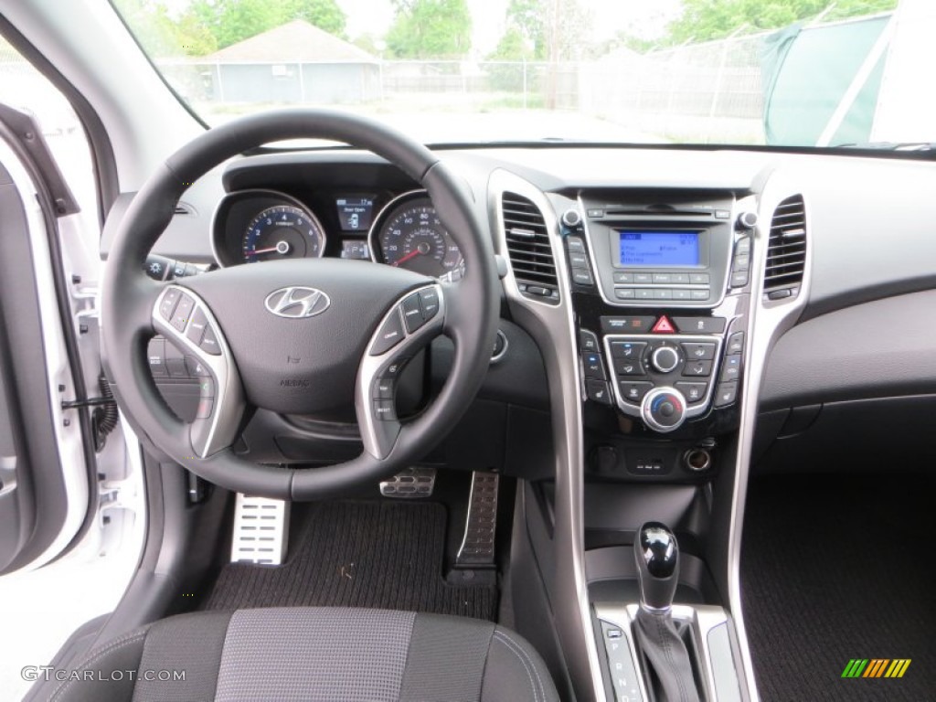 2013 Elantra GT - Monaco White / Black photo #24