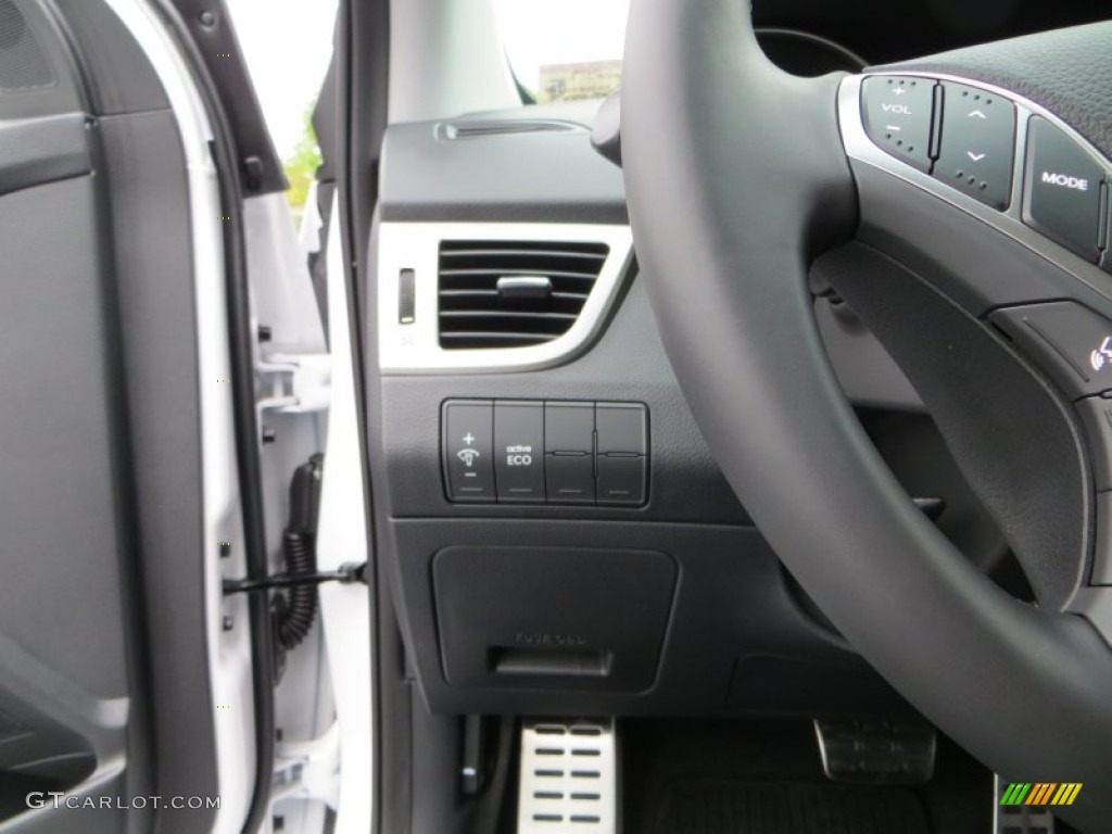 2013 Elantra GT - Monaco White / Black photo #32