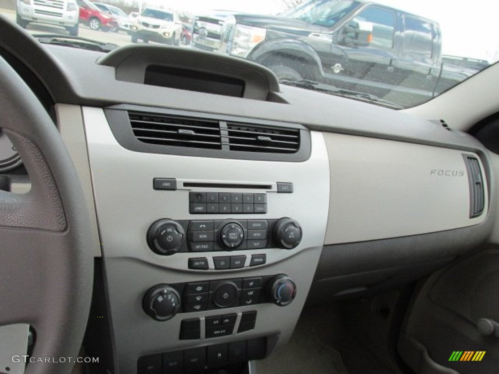 2010 Ford Focus S Sedan Controls Photo #79228141