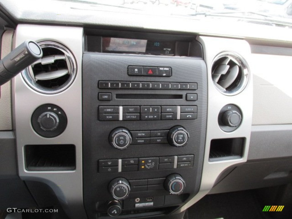 2010 Ford F150 XLT Regular Cab 4x4 Controls Photo #79229161