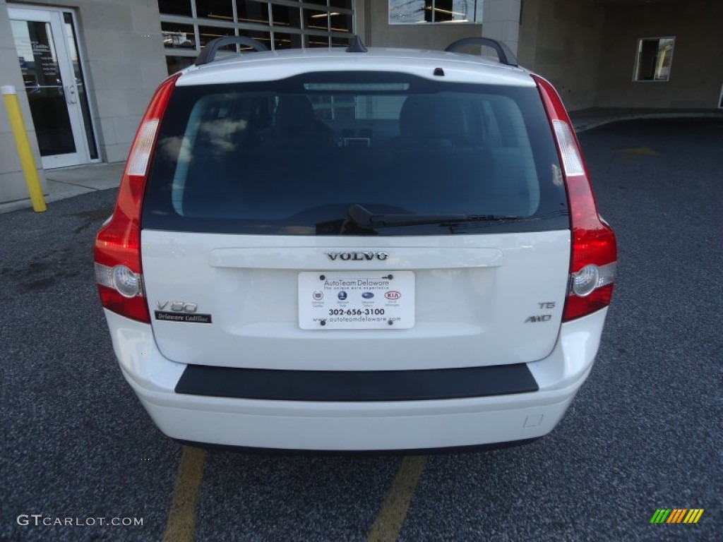 2005 V50 T5 AWD - Ice White / Off-Black photo #6