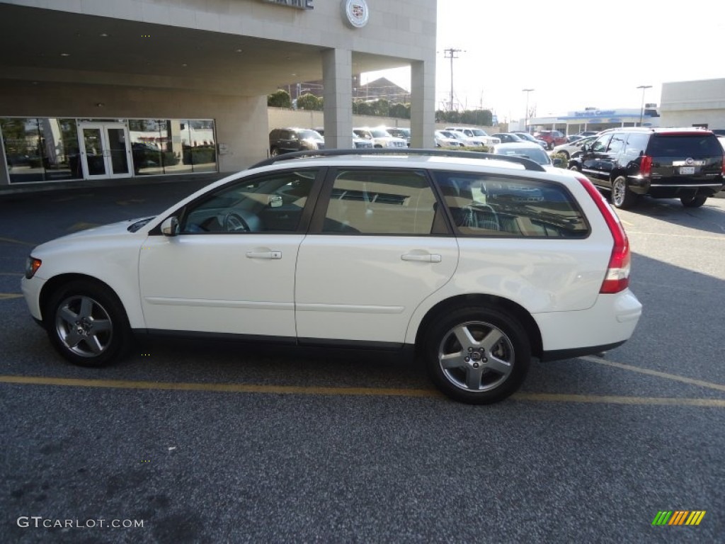 2005 V50 T5 AWD - Ice White / Off-Black photo #8