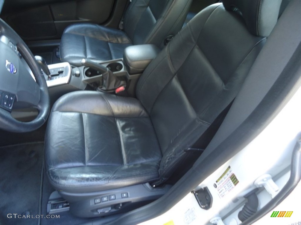 2005 V50 T5 AWD - Ice White / Off-Black photo #11