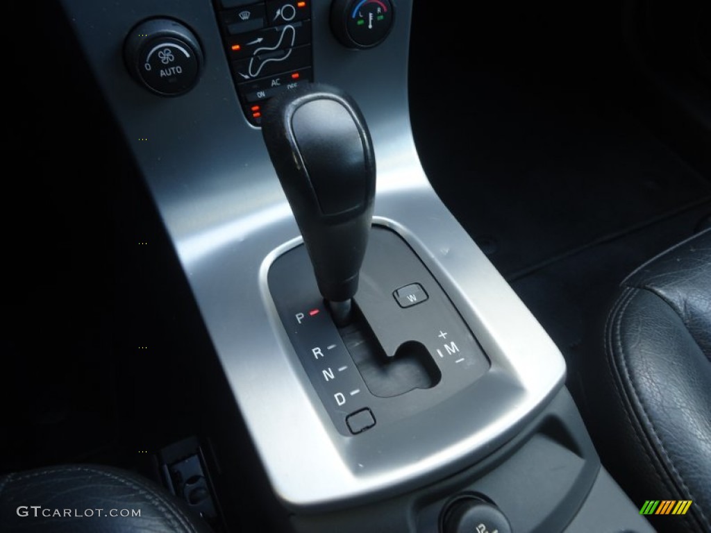2005 V50 T5 AWD - Ice White / Off-Black photo #13