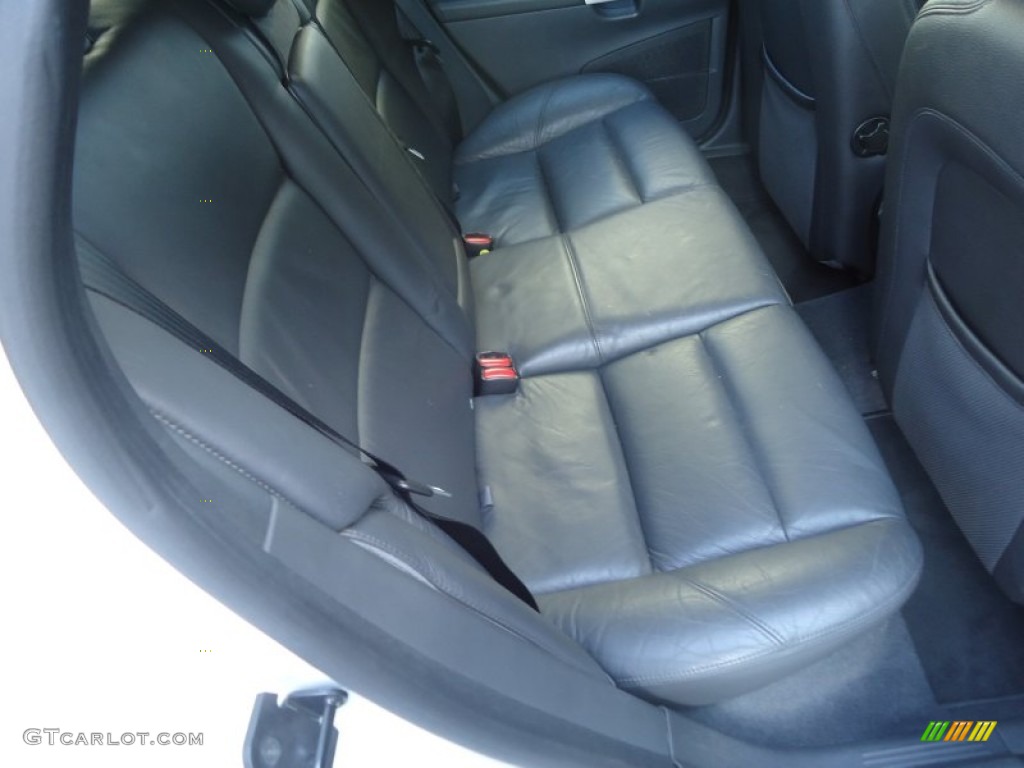 2005 V50 T5 AWD - Ice White / Off-Black photo #15