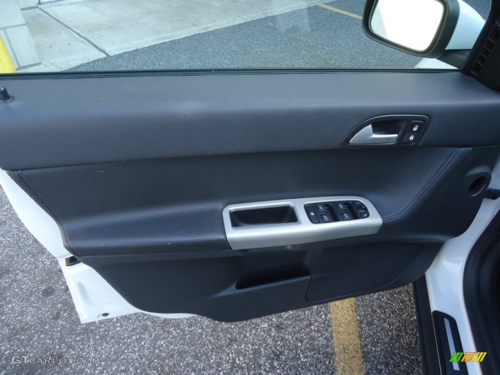 2005 V50 T5 AWD - Ice White / Off-Black photo #17