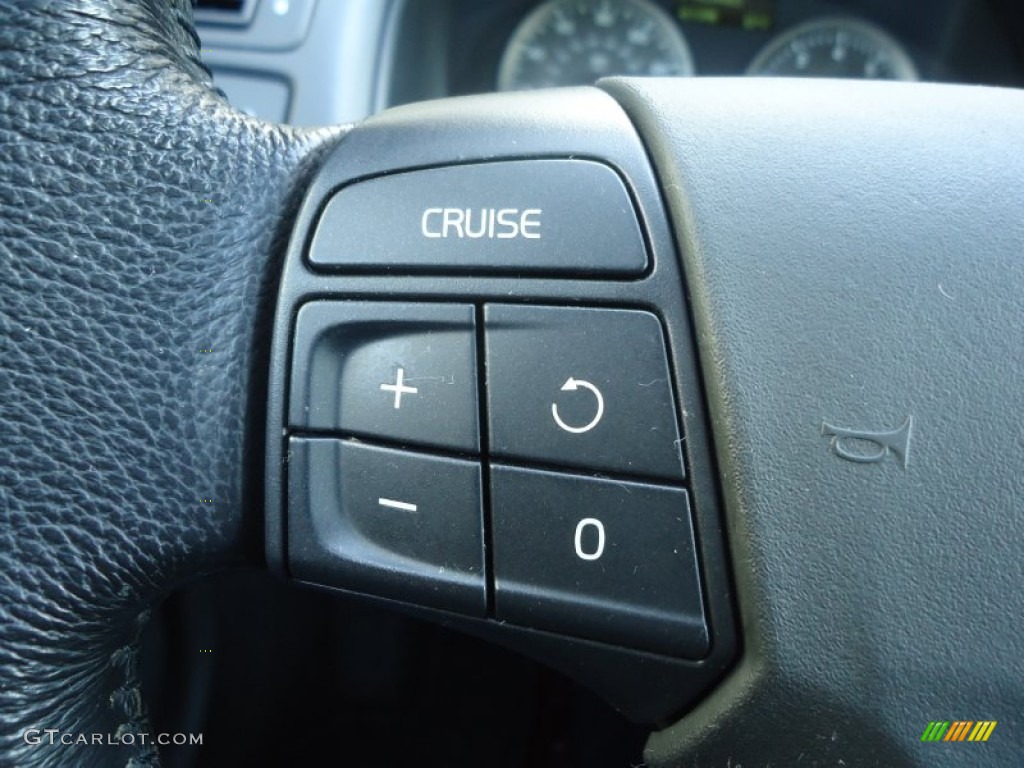2005 V50 T5 AWD - Ice White / Off-Black photo #24