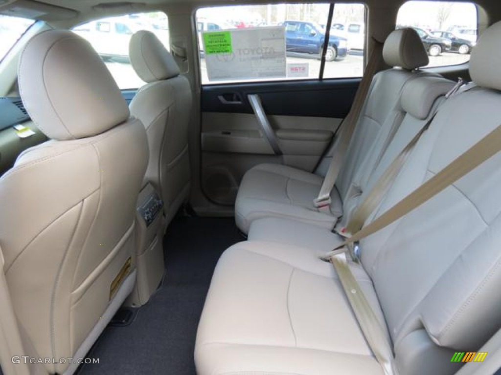 Sand Beige Interior 2013 Toyota Highlander SE Photo #79231597