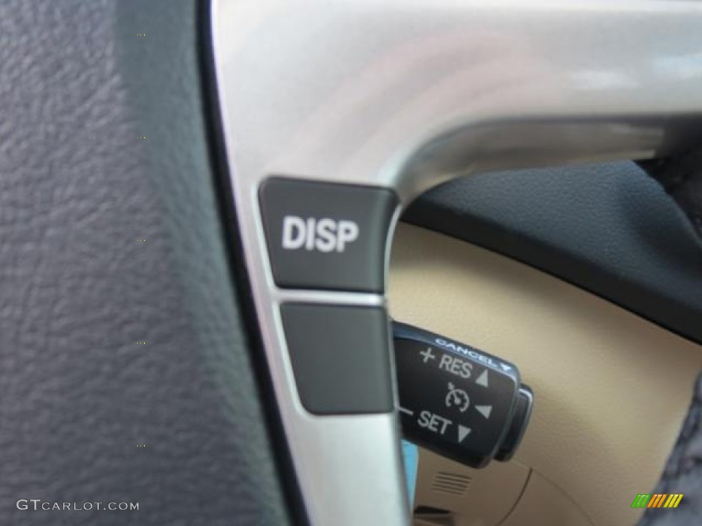 2013 Toyota Highlander SE Controls Photo #79231779