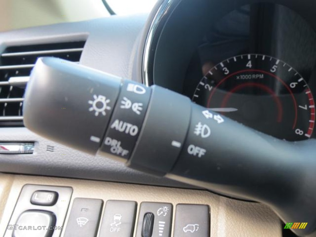 2013 Toyota Highlander SE Controls Photo #79231790