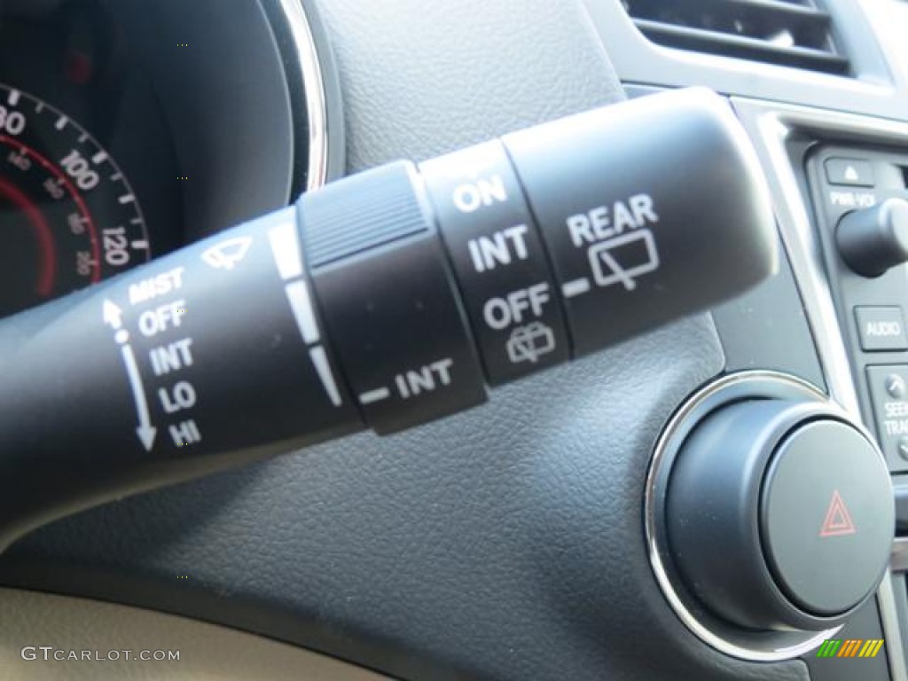 2013 Toyota Highlander SE Controls Photo #79231810