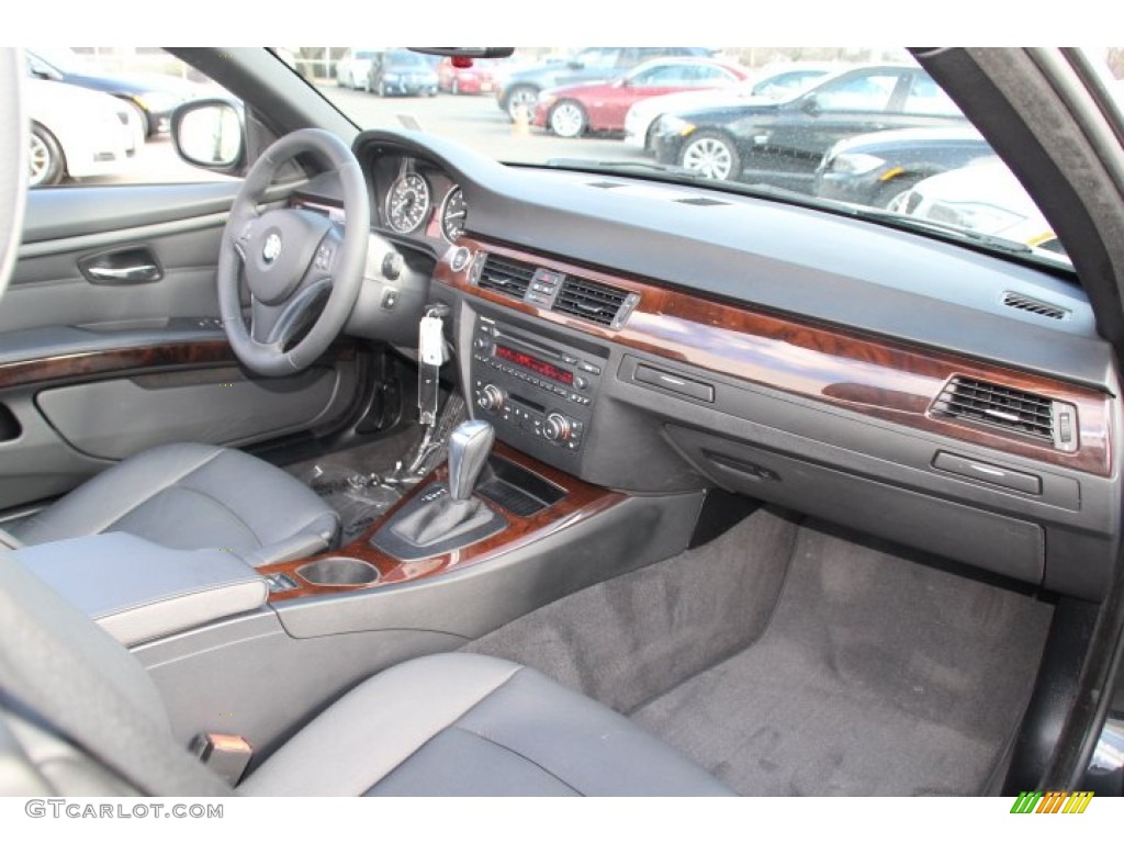 2010 3 Series 328i Convertible - Black Sapphire Metallic / Black photo #24