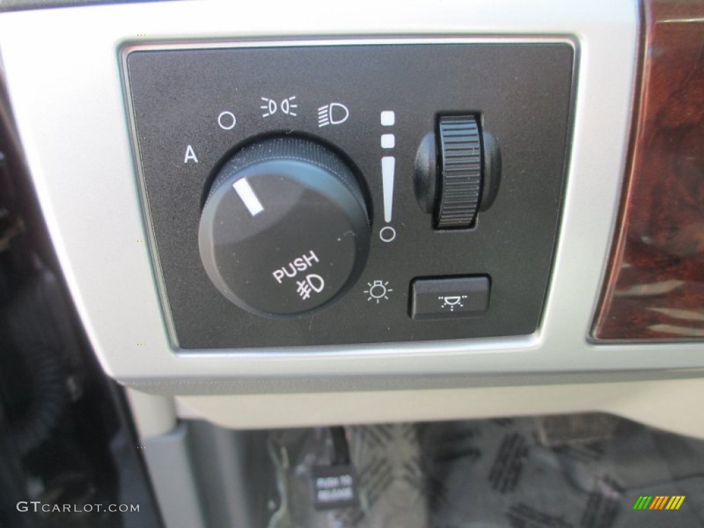 2010 Chrysler Town & Country Touring Controls Photo #79234465