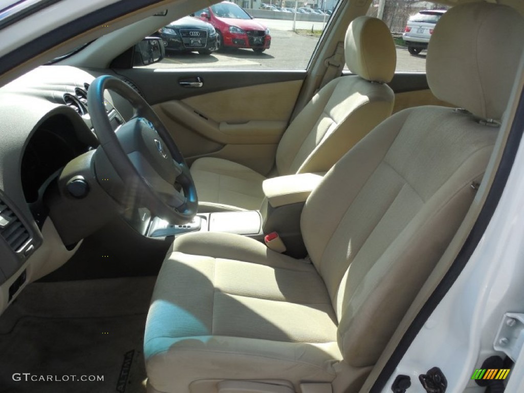2010 Nissan Altima 2.5 S Front Seat Photos