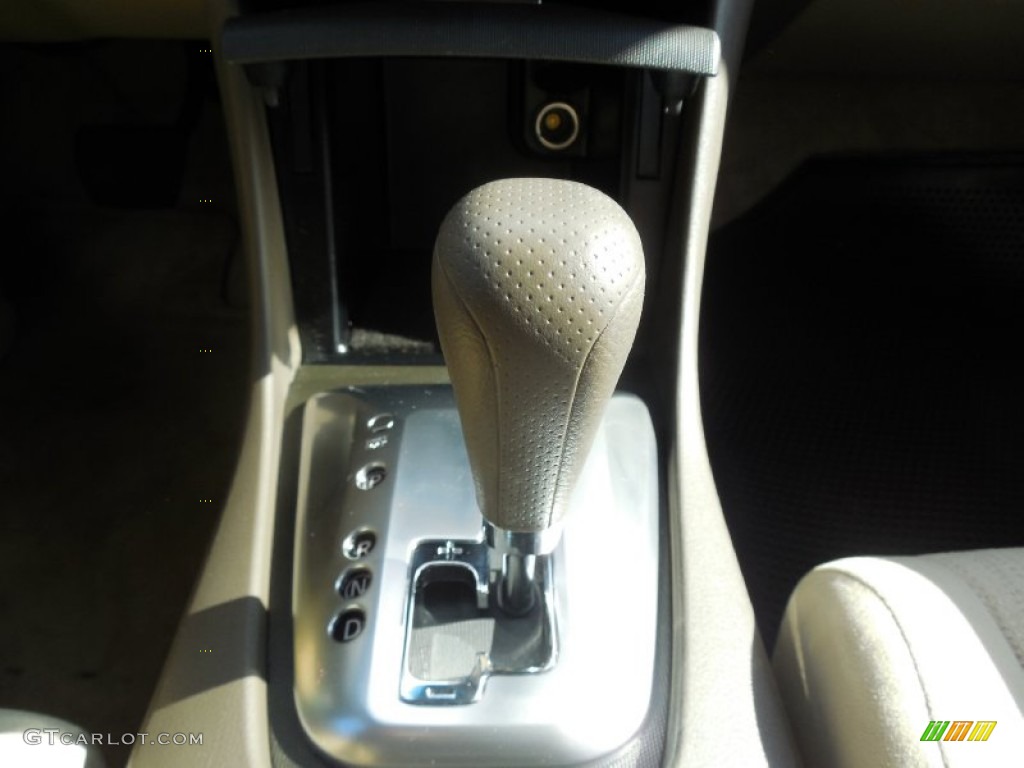 2010 Nissan Altima 2.5 S Transmission Photos