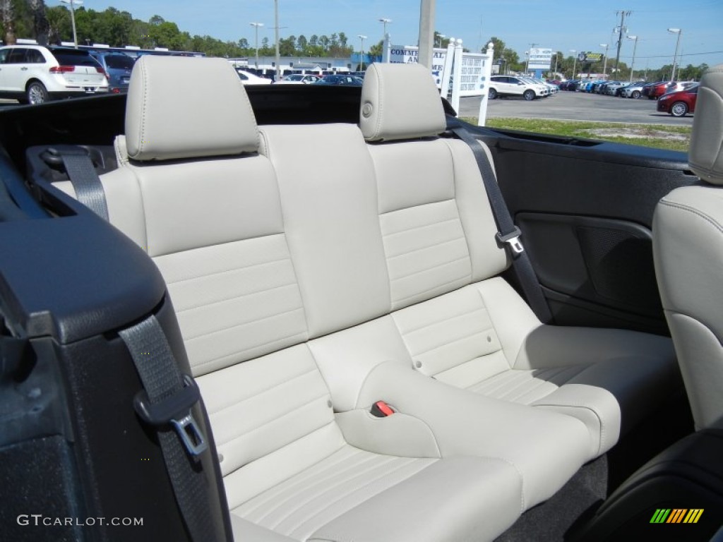 Stone Interior 2013 Ford Mustang V6 Premium Convertible Photo #79235994
