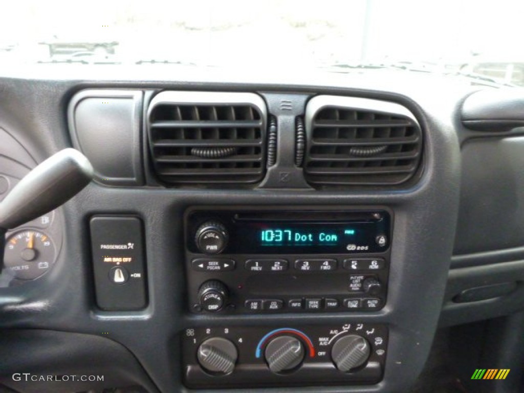 2003 Chevrolet S10 Regular Cab Controls Photos